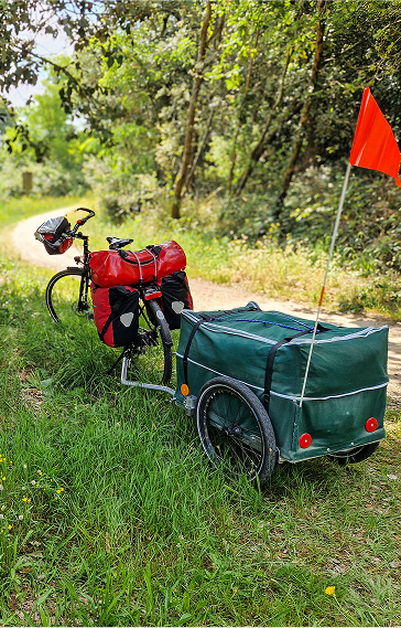 STERNYTENT . STERNYTRAILER, la remorque de vélo intelligente tout en un.<br />
Week-end, balade, famille