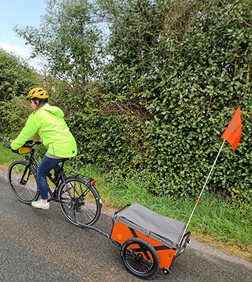 STERNYTENT . STERNYTRAILER, la remorque de vélo intelligente tout en un.<br />
Vacances, bivouac, itinérant