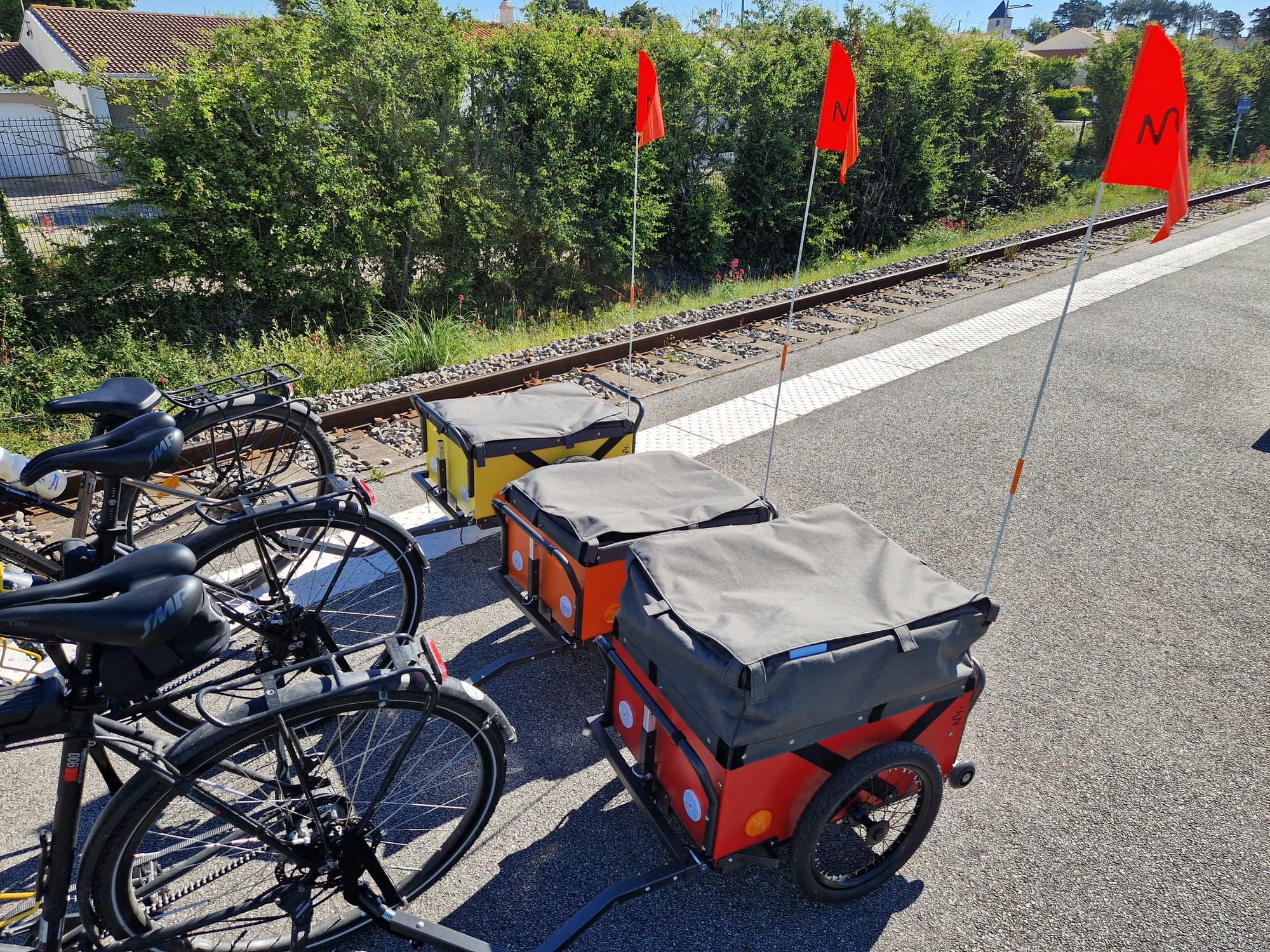 STERNYTRAILER - La remorque compact et légère de la marque STERNYTENT STERNYTRAILER - La remorque compact et légère de la marque STERNYTENT